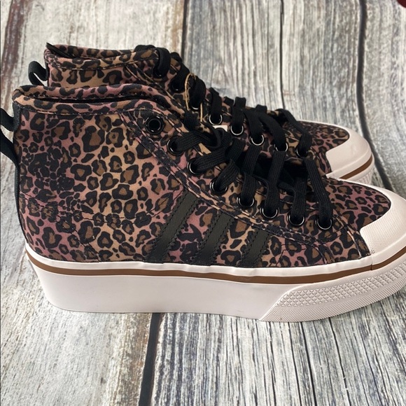 Adidas Leopard Print Mid-Tops in Black and Pink Sz 6 - Picture 1 of 12